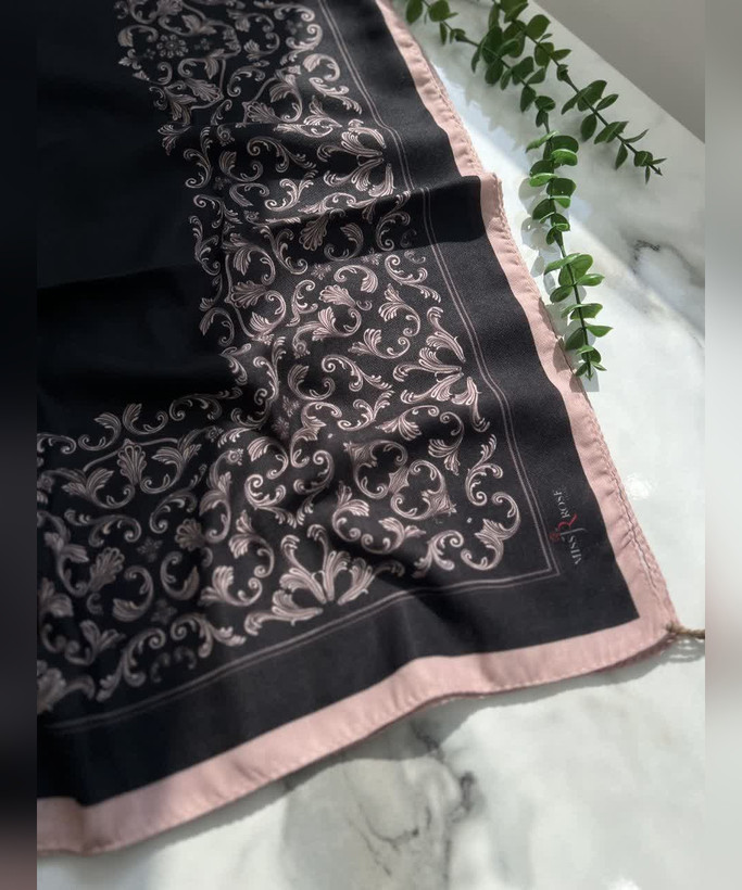 روسری سوپرنخ حاشیه طرحدار قواره ۱۲۰