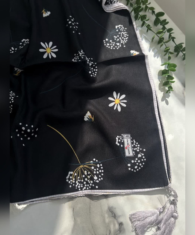 روسری سوپرنخ طرح قاصدک قواره ۱۲۰