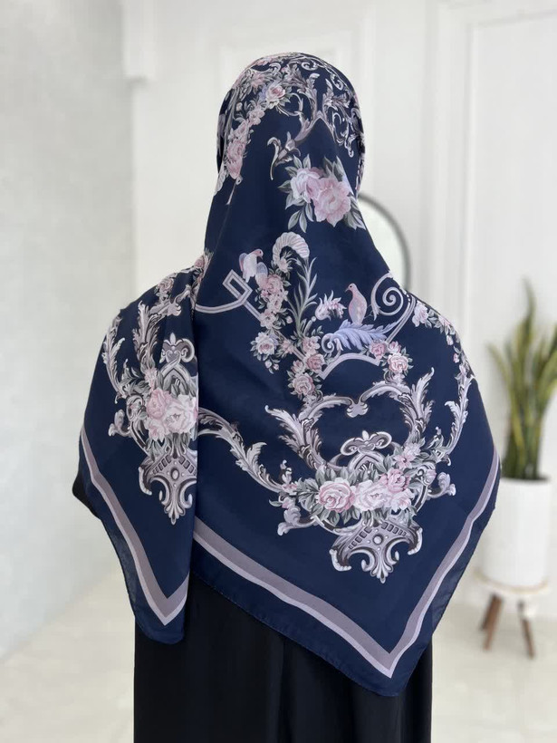 روسری کرپنخ طرح سلطنتی قواره ۱۴۰