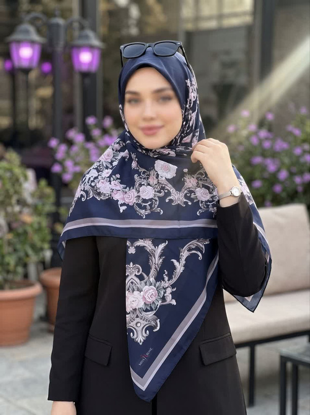 روسری کرپنخ طرح سلطنتی قواره ۱۴۰