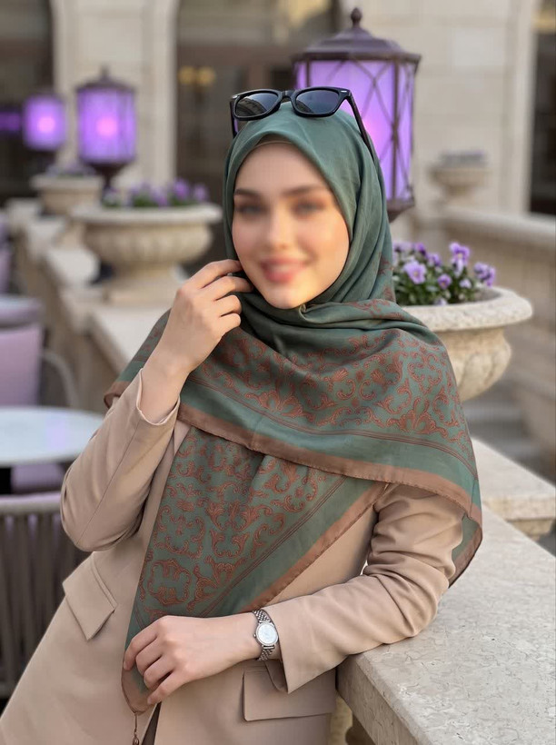 روسری نخی حاشیه طرحدار قواره ۱۴۰
