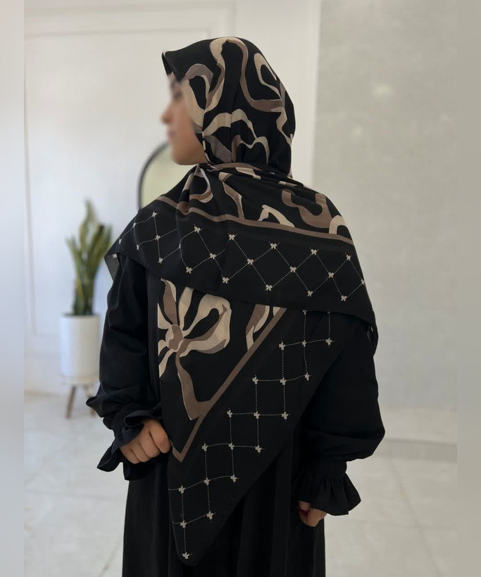 روسری سوپرنخ طرح پاپیون بزرگ قواره ۱۴۰