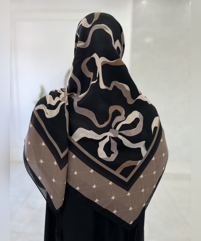 روسری سوپرنخ طرح پاپیون بزرگ قواره ۱۴۰