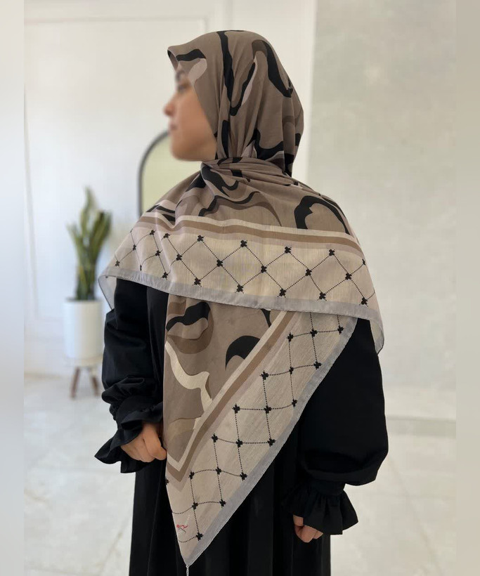 روسری سوپرنخ طرح پاپیون بزرگ قواره ۱۴۰