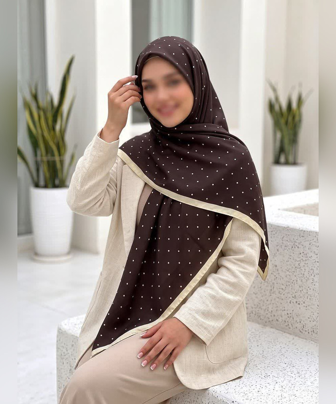 روسری نخی طرح خالخالی قواره ۱۴۰