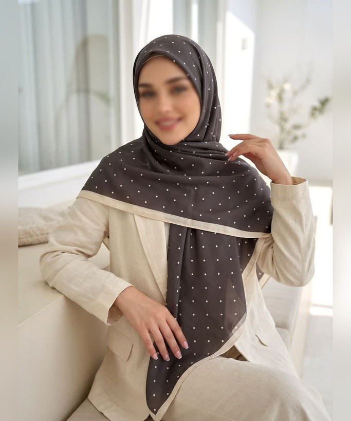 روسری نخی طرح خالخالی قواره ۱۴۰