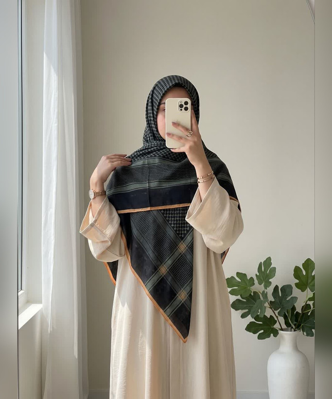 روسری نخی طرح چفیه قواره ۱۴۰